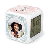 Wanapix | Cubo Despertador Personalizado con Foto y Nombre | Despertador Digital Luminoso en Forma de Cubo | Requiere: 3 Pilas AAA | Medidas: 7,8 cm | 3 Lados Personalizados Foto y Nombre | Luz LED