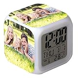 Alarma digital personalizada de 7 colores con cambio de LED, reloj de alarma digital con foto personalizada Reloj LCD de cubo brillante nocturno con luz para niños Mujeres Dormitorio Decoración